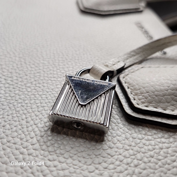 Michael Kors Mercer Pebbled Leather Hand Bag - Picture 8 of 13